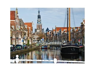 Die Stadt Alkmaar liegt nur 7 km von Duynhuys 11.