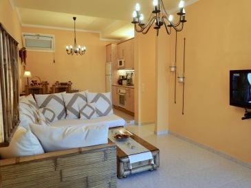 Holiday apartment Claudia" - directly set at the beach, very tranquile!