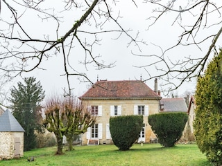 Castle Preigney Outdoor Recording 4
