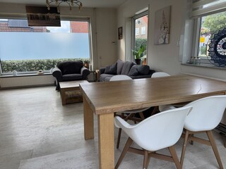 Wohnzimmer (stuhl ist bearbeitet durch Katzen ????)