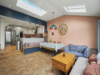 Holiday house Feltham Features 5