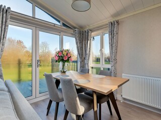Chalet Huntingdon Features 10