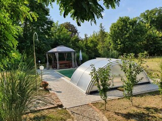 Swimmingpool direkt beim Haus