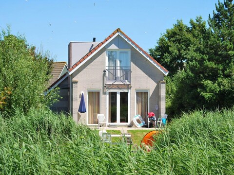 Vakantiehuis Kustbungalow met privétuin