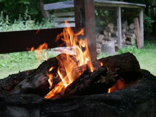 Feuerstelle in der Grillhütte
