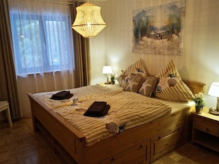 Schlafzimmer 1