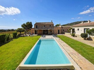 Villa Manacor Outdoor Recording 2