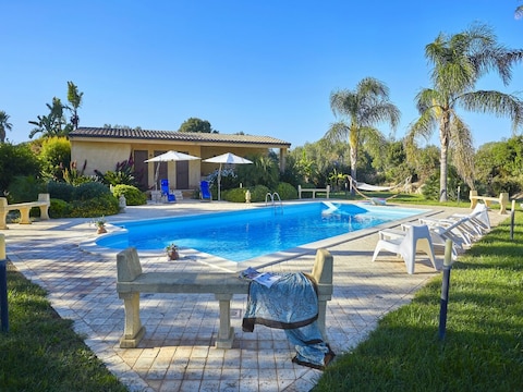 Ferienhaus Elegante Villa, Selinunte Oasis