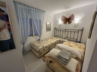 2. Schlafzimmer