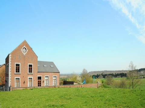 Ferienhaus in Somme-Leuze mit Garten BBQ