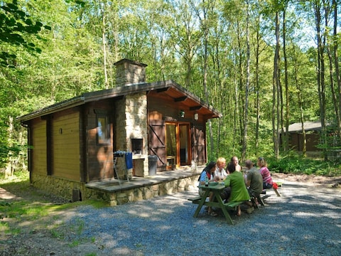 Ferienpark Chalet in Belgien umgeben von Natur