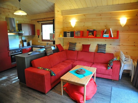 Ferienpark Chalet in Oignies mit Waldumgebung