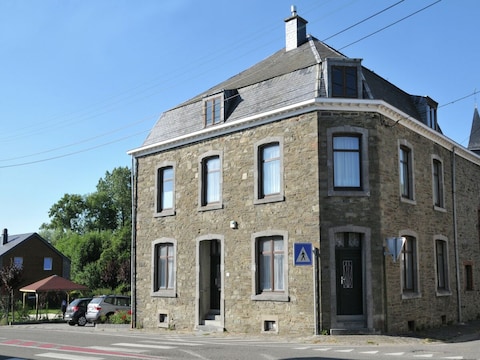 Ferienhaus in Bastogne mit Sauna & Whirlpool