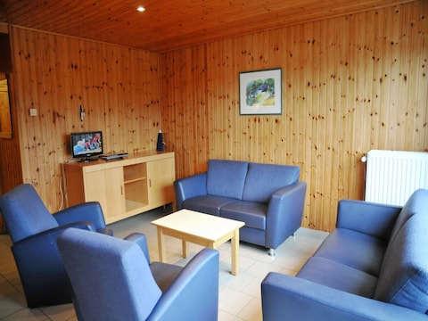Ferienpark Ferienhaus in Vielsalm mit Seeblick