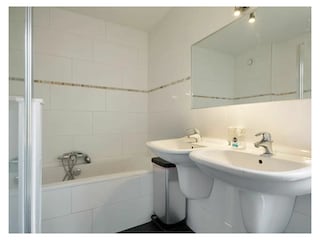Holiday house Halfweg Features 16