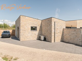 parkplatz neben haus 2 bis 3 platzen