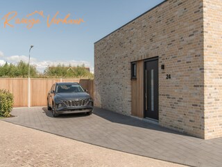 parkplatz neben haus 2 bis 3 platzen