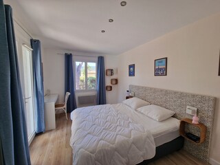 Schlafzimmer 2