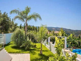 Villa Mandola - Garden view