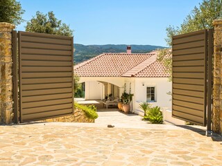 Villa Mandola - Einfahrt zur Villa Mandola