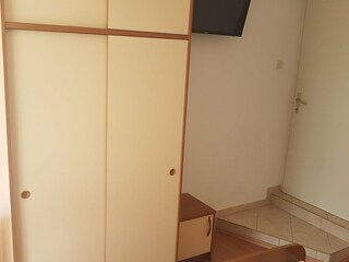 Apartment Lopar Features 14