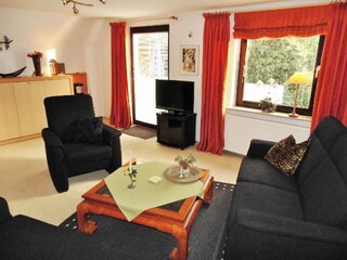 Wohnstube mit Zugang zum Südwestbalkon