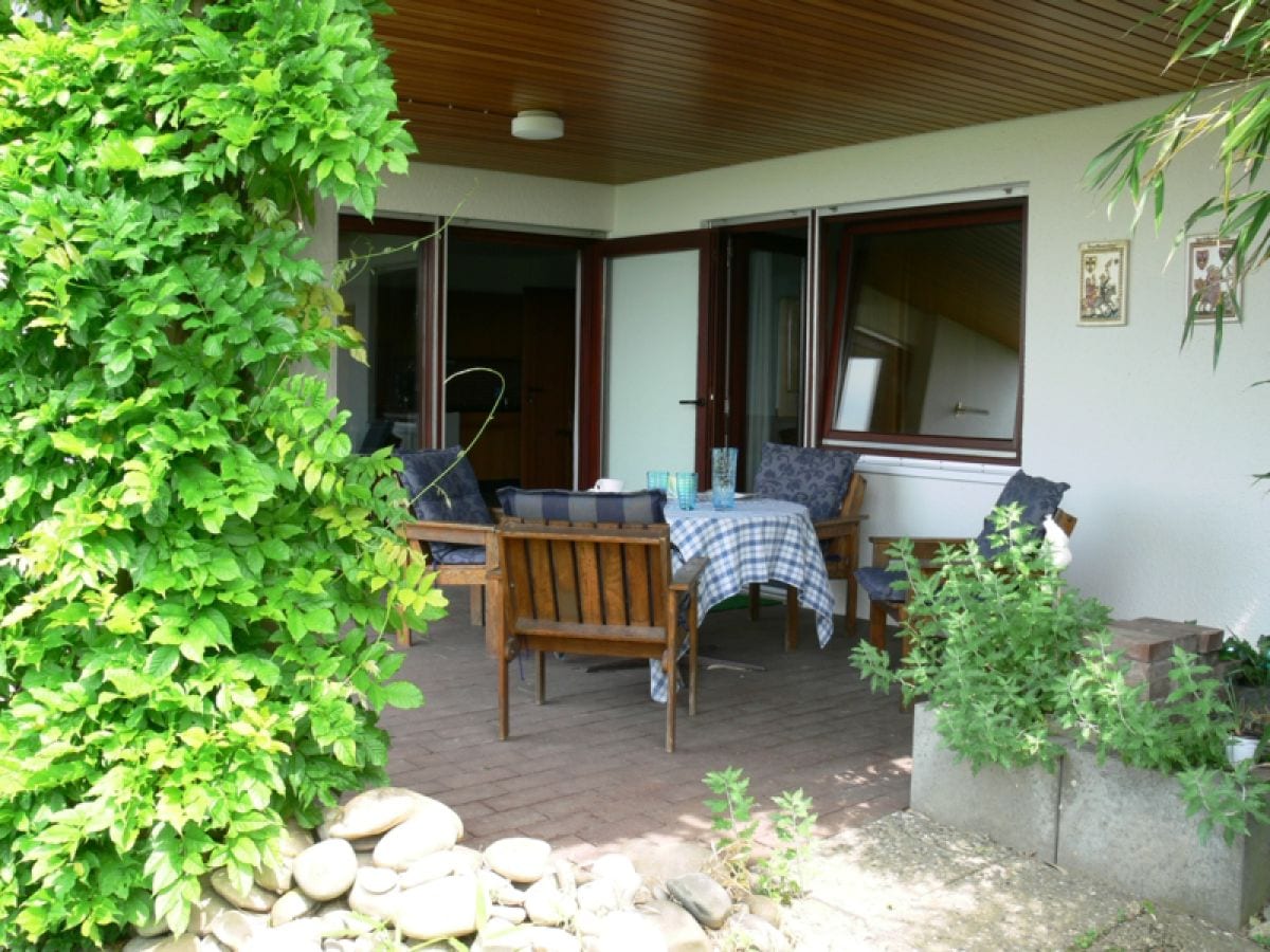 Überdachte Terrasse Ausgang vom Wohn- und Schlafzimmer