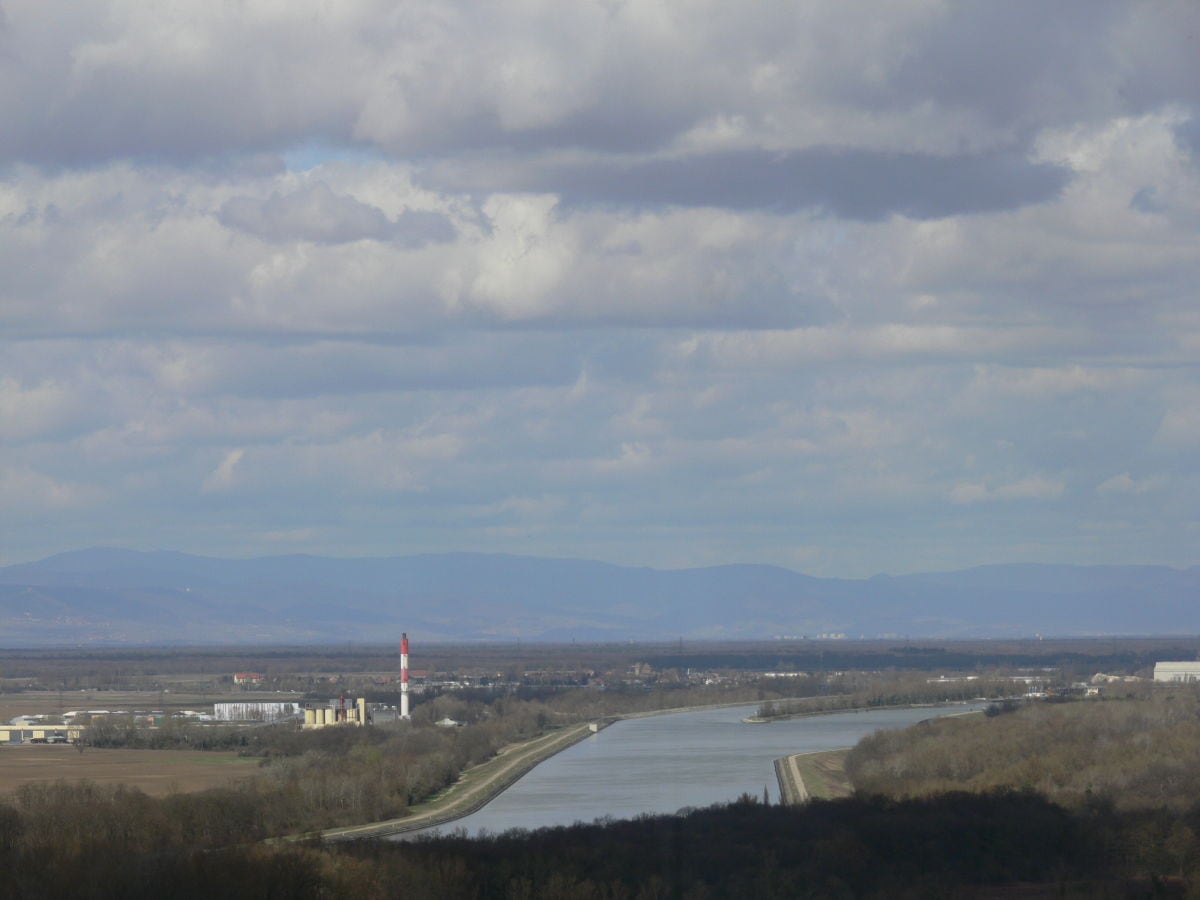 Blick zum Rhein Kanal