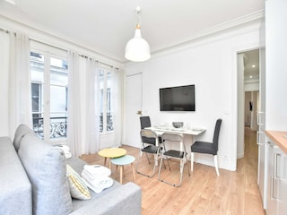 Apartment Paris  8