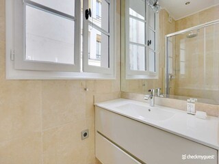 Apartment Paris  8