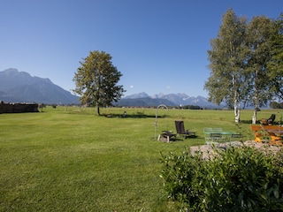 Grillplatz und große Liegewiese