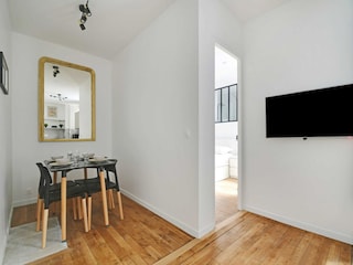 Apartment Paris  8