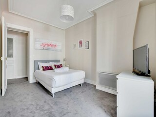Apartment Paris  8