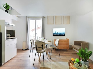 Apartment Paris  8
