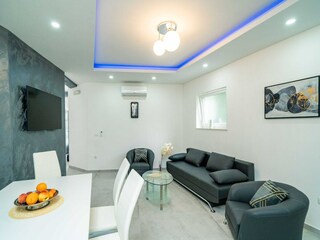 Apartment Molunat Ausstattung 14