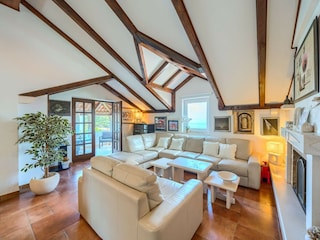 Apartment Postira Features 12