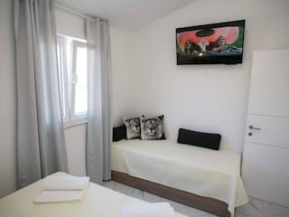 Apartment Stara Novalja Features 5