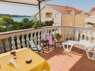 Appartement Srima Buitenaudio-opname 6