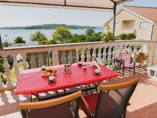 Appartement Srima Buitenaudio-opname 11
