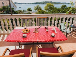 Appartement Srima Buitenaudio-opname 12