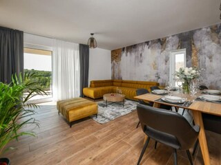 Apartment Welt Outdoor Recording 3