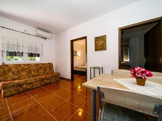 Apartment Kornić Außenaufnahme 22