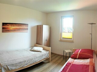 2. Schlafzimmer