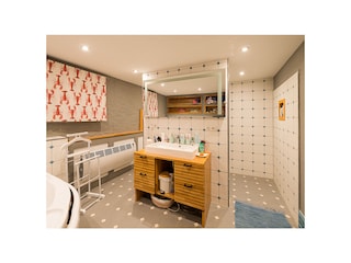 Großes Badezimmer im EG