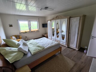 Schlafzimmer 1a