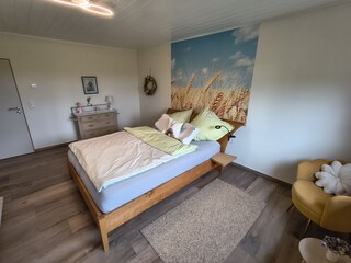 Schlafzimmer 1b