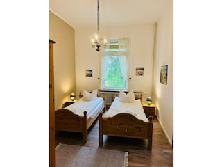 2. Schlafzimmer