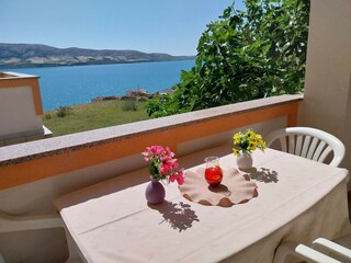 Apartment Metajna  12