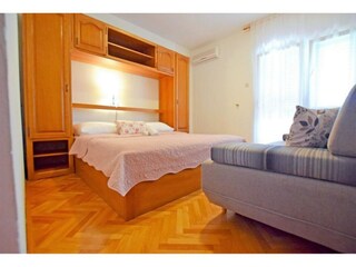 Apartment Starigrad Features 28