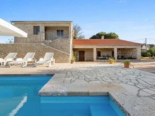 Holiday house Unešić  24